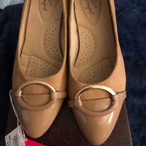 Deflex comfort nude wedge shoes size 8.5